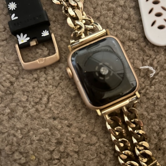 2 chargers included
Like new - little wear
Bands included - Picture 3 of 6